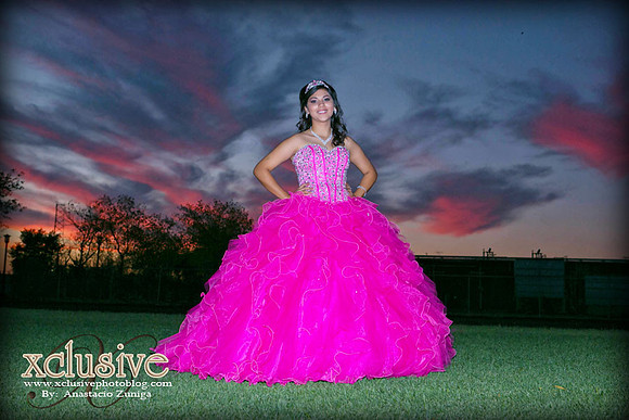 Quinceanera profesional photographer in Los Banos California